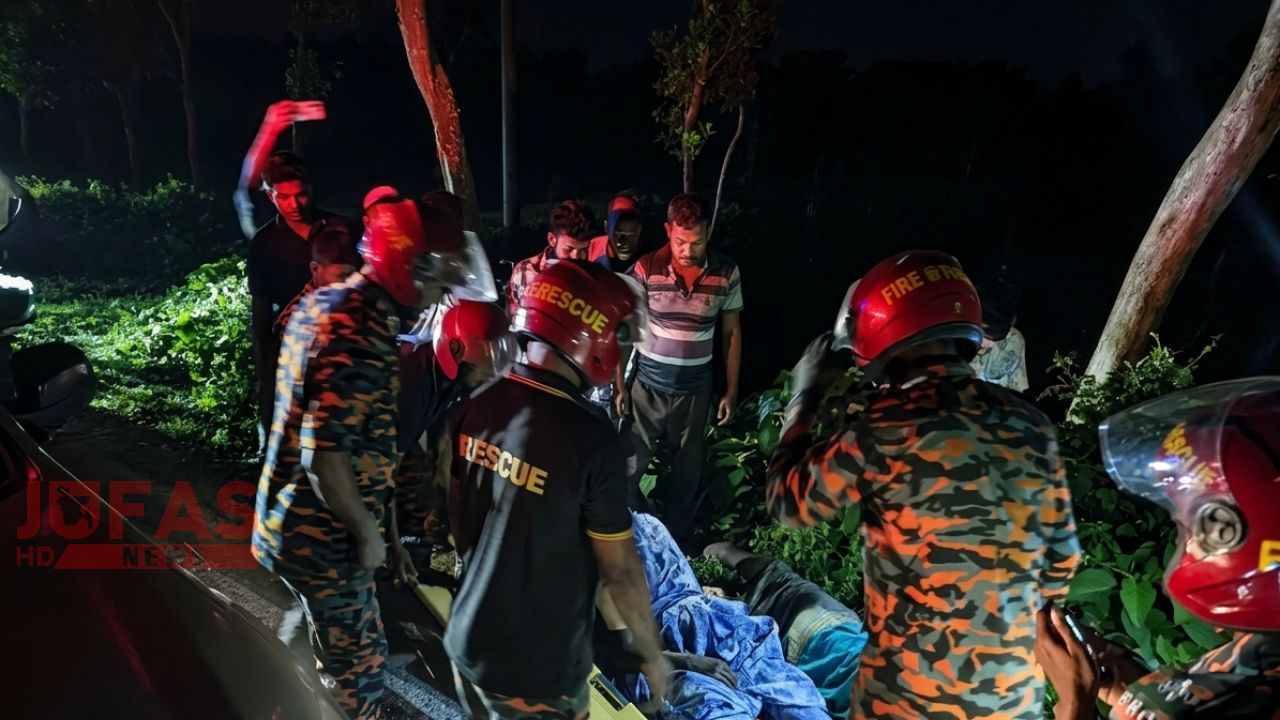 তারাগঞ্জে মোটরসাইকেল-ভ্যান সংঘর্ষে আহত ২
