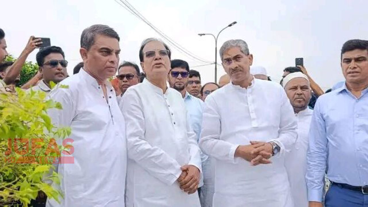 তিস্তা ব্যারাজ পরিদর্শনে তিন মন্ত্রী: নদীভাঙন রোধ ও মহাপরিকল্পনা বাস্তবায়নে আশার আলো