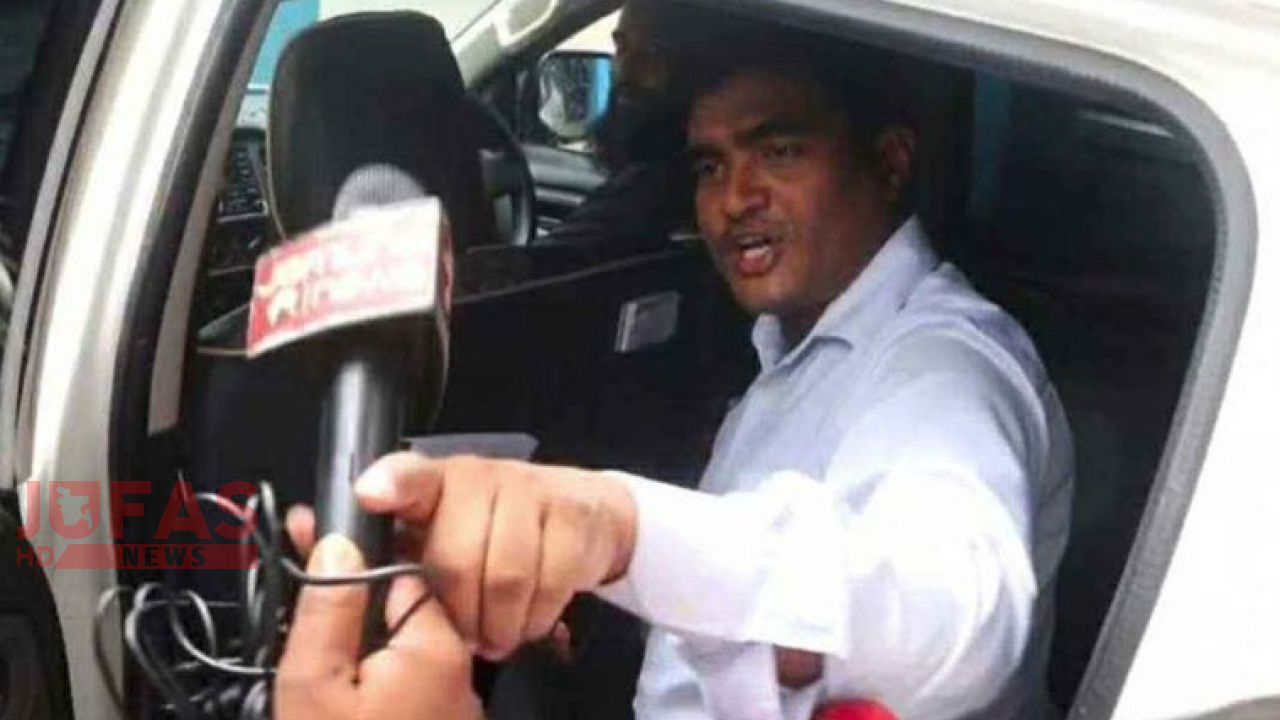 প্রশ্ন করতেই সাংবাদিকদের ওপর চড়াও হলেন সাদুল্লাপুরের এসিল্যান্ড