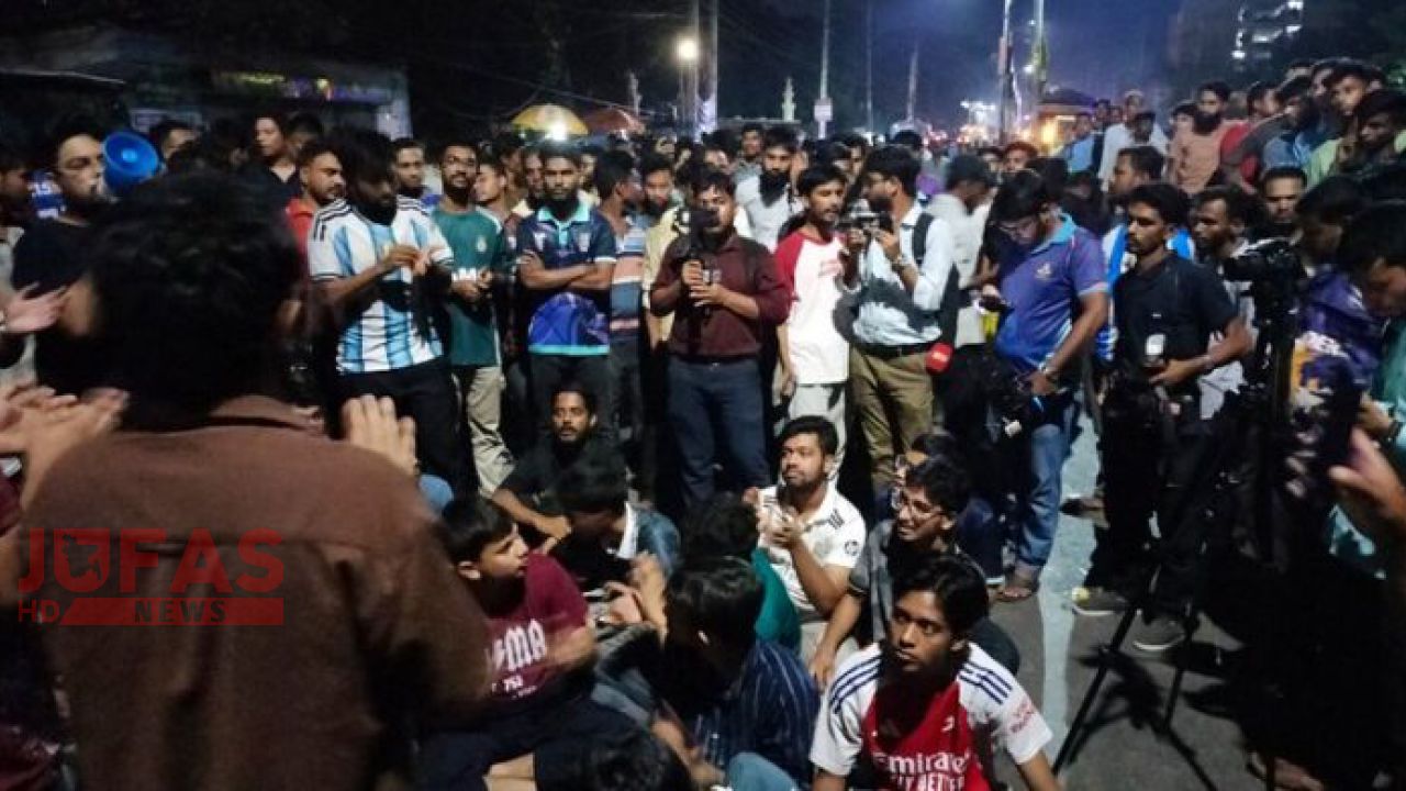 তীব্র গরমে ৭ কিমি যানজট নাজেহাল পথচারী এবং যাত্রীরা: রংপুরে মেডিকেল শিক্ষার্থী সাকিনের মুক্তির জন্য বিক্ষোভ!