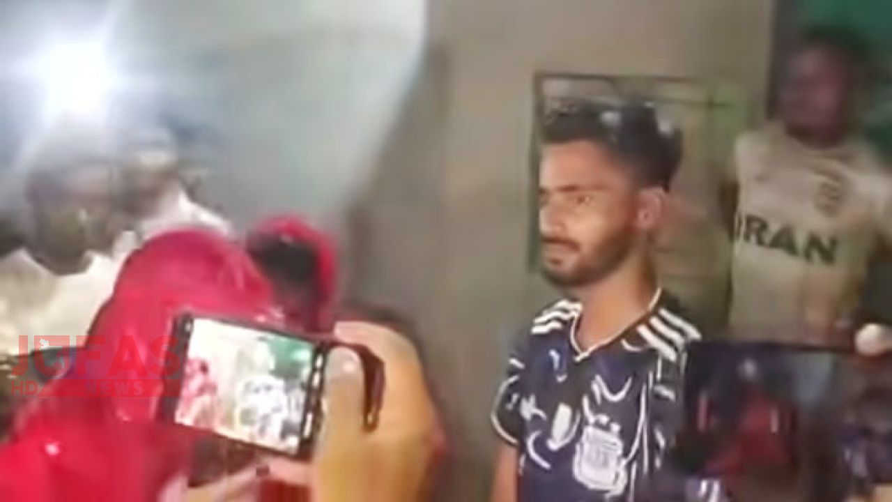 নীলফামারীতে গভীর রাতে নারীসহ আর্জেন্টিনার জার্সি পরিহিত যুবক আটক