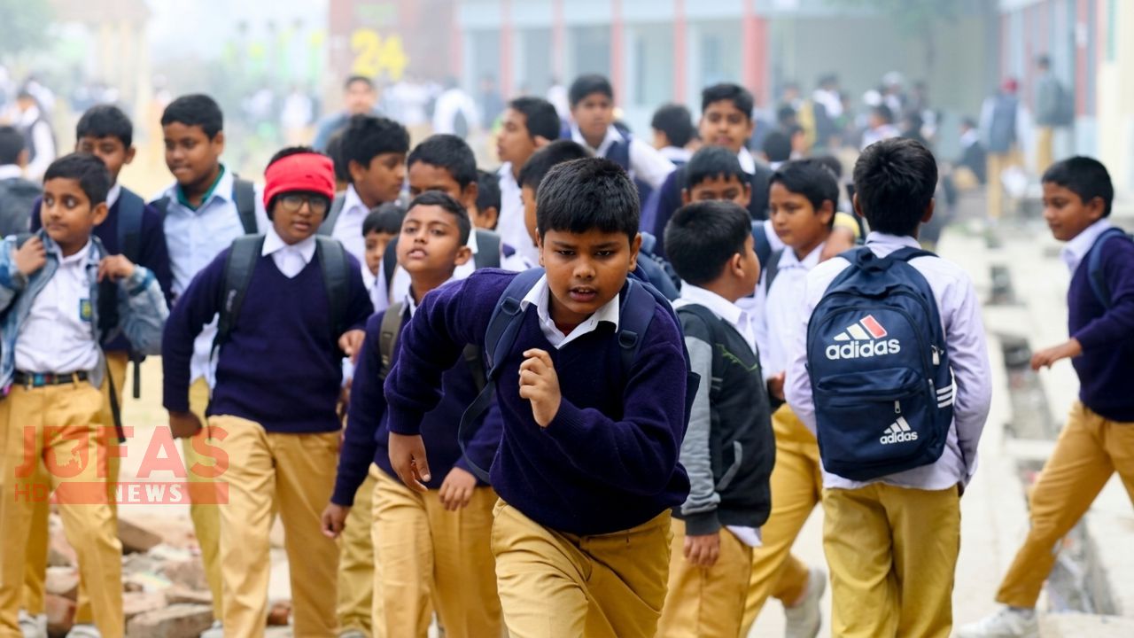 শিক্ষার্থীদের আর কত গিনিপিগ বানানো হবে
