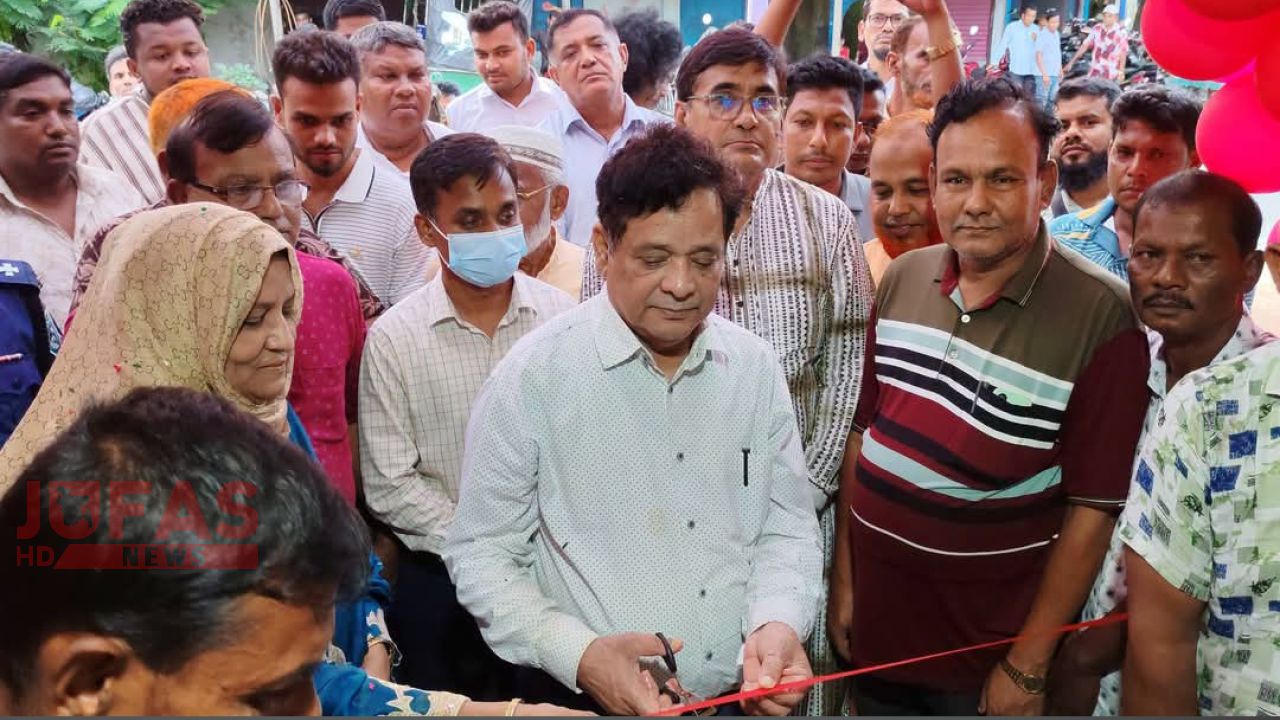 বালিয়াডাঙ্গী প্রেস ক্লাবের শুভ উদ্বোধন করলেন ঠাকুরগাঁও-২ আসনের মাননীয় সংসদ সদস্য ডাঃ মোঃ আব্দুস সালাম