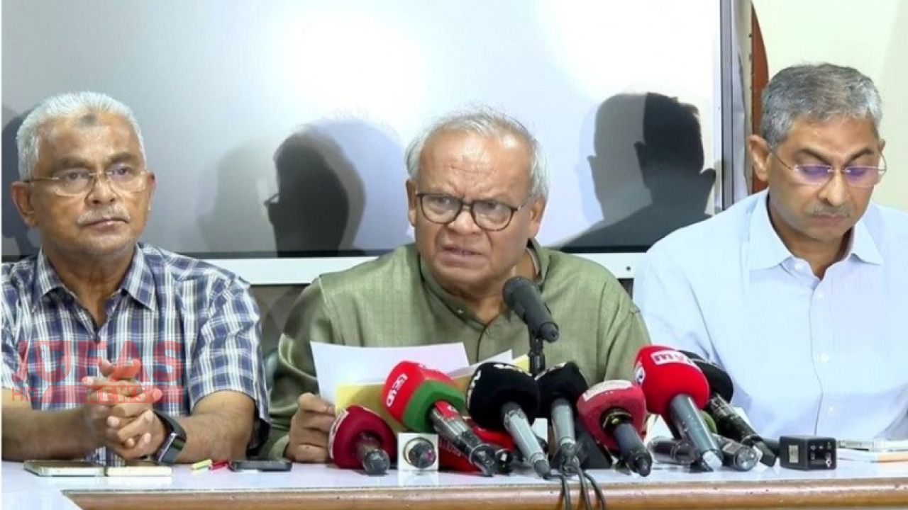 অন্য দেশের তুলনায় বাংলাদেশে তেলের দাম অনেক কম : রিজভী