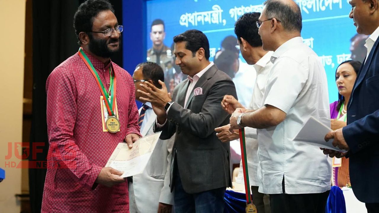 জাতীয় পর্যায়ে গুণী শিক্ষক সম্মাননা পেলেন ঠাকুরগাঁওয়ের হাফেজ মু. রশিদ আলম