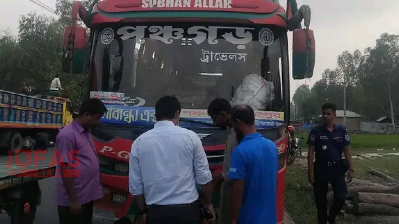 নীলফামারীতে হাইড্রোলিক হর্ণ বিরোধী অভিযানে ৩  যানবাহনকে জরিমানা 