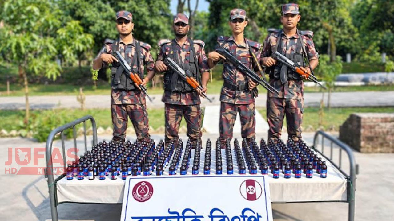 লালমনিরহাট ও কুড়িগ্রাম সীমান্তে ১৫ বিজিবির অভিযান, বিপুল পরিমাণ মাদক জব্দ