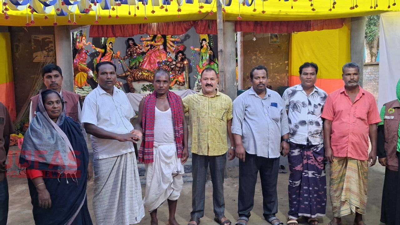 গোয়ালডিহিতে পূজামণ্ডপ পরিদর্শনে চেয়ারম্যান সাখাওয়াত হোসেন লিটন