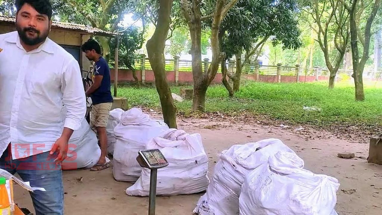 সৈয়দপুরে সরকারি পাঠ্যবই কেজি দরে বিক্রির অভিযোগ